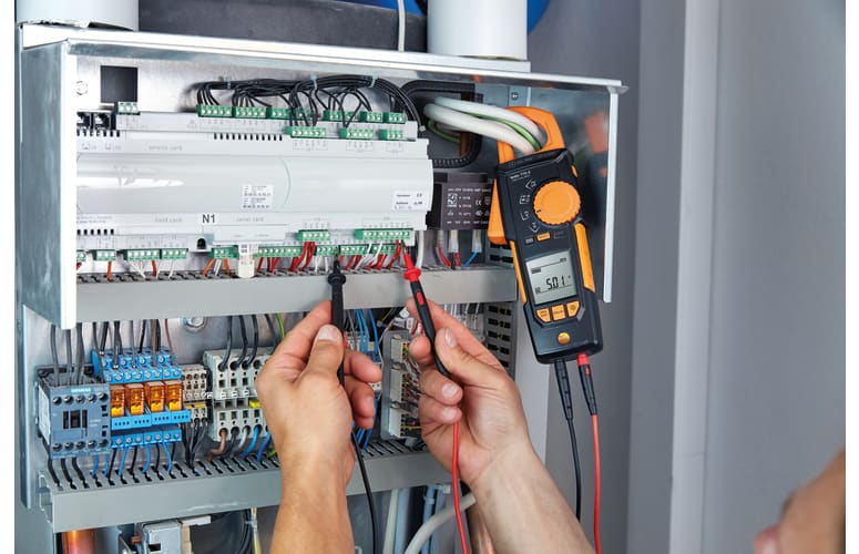 testo 770-3 - Alicate amperímetro com Bluetooth