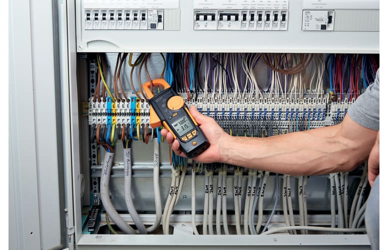 testo 770-3 - Alicate amperímetro com Bluetooth