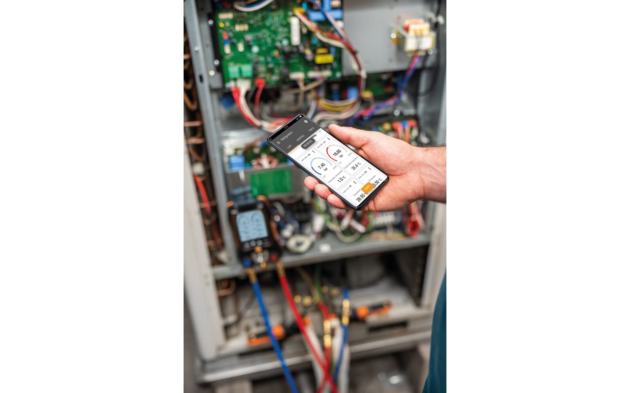 testo 550s Smart Kit com mangueiras - Manifold digital inteligente com sondas de temperatura de pinça sem fio e conjunto de 3 mangueiras
